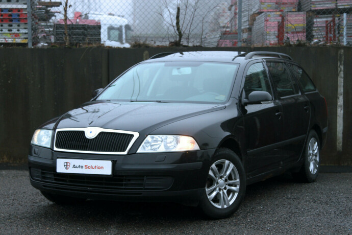 skoda-octavia-bensin-2006-big-0