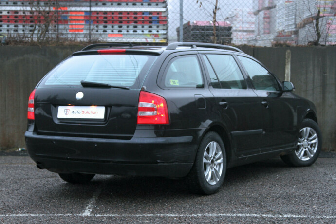 skoda-octavia-bensin-2006-big-1