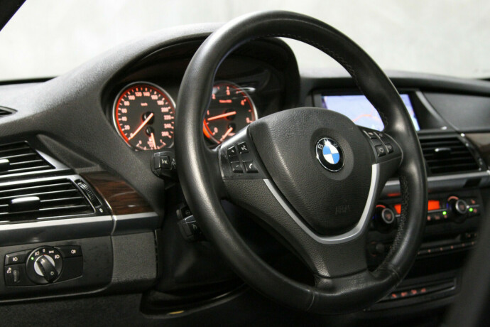 bmw-x5-diesel-2011-big-20