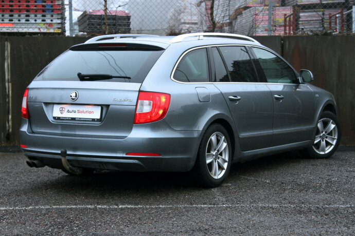 skoda-superb-diesel-2011-big-1