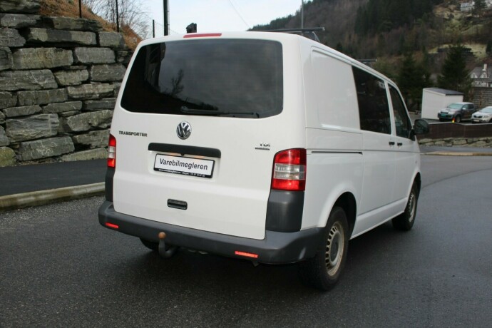 volkswagen-transporter-diesel-2011-big-3