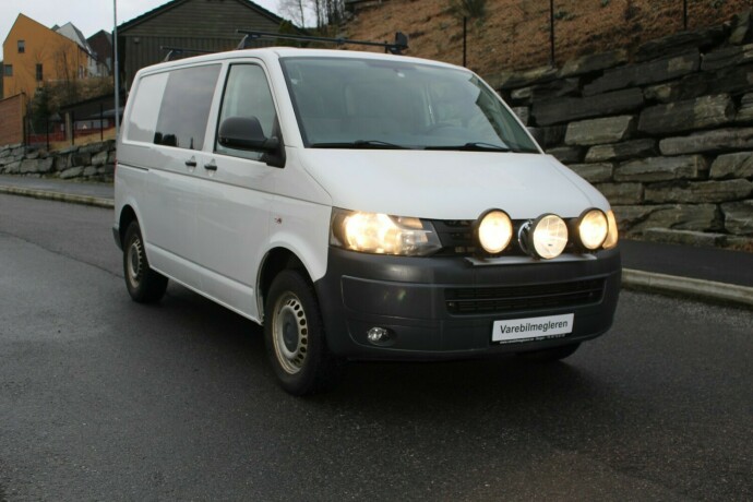 volkswagen-transporter-diesel-2011-big-0