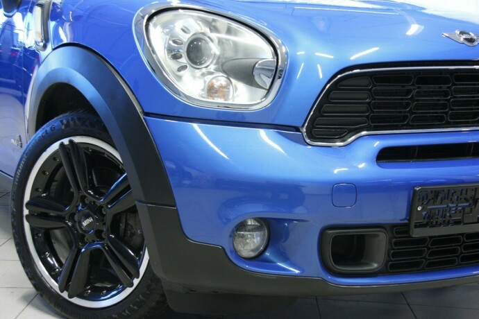 mini-countryman-bensin-2011-big-25