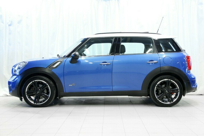 mini-countryman-bensin-2011-big-5