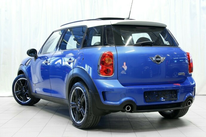 mini-countryman-bensin-2011-big-4