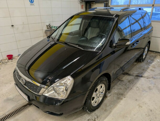 kia-carnival-diesel-2011-big-5