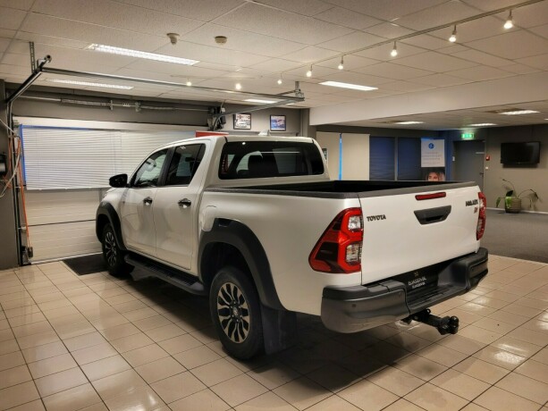 toyota-hilux-diesel-2023-big-6