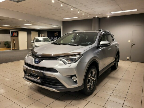 toyota-rav4-elektrisitetbensin-2017-big-10