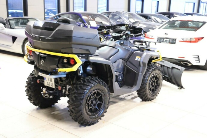 can-am-outlander-max-bensin-2022-big-2