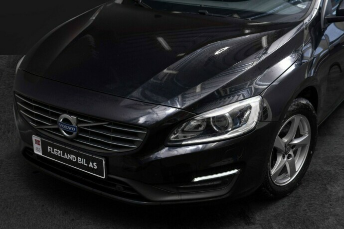 volvo-v60-diesel-2015-big-3