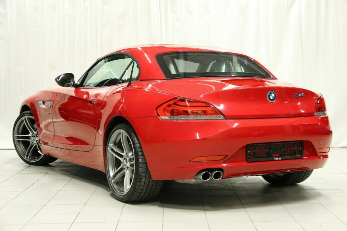 bmw-z4-bensin-2010-big-4