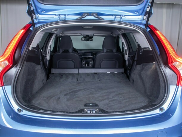 volvo-v60-diesel-2015-big-11