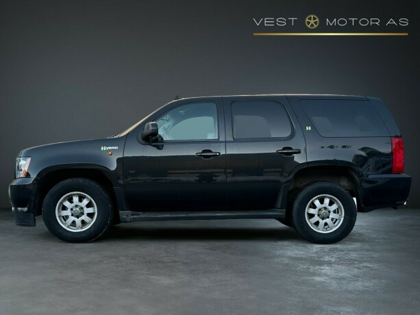 chevrolet-tahoe-bensin-2012-big-3