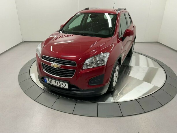 chevrolet-trax-bensin-2014-big-0