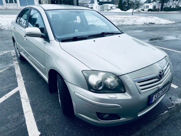 toyota-avensis-bensin-2006-big-5