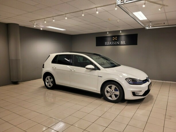 volkswagen-golf-elektrisitetbensin-2016-big-2