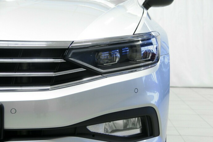 volkswagen-passat-diesel-2022-big-28