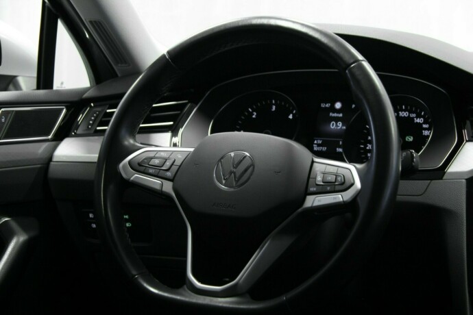 volkswagen-passat-diesel-2022-big-9