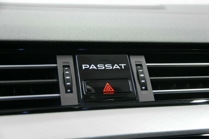 volkswagen-passat-diesel-2022-big-23