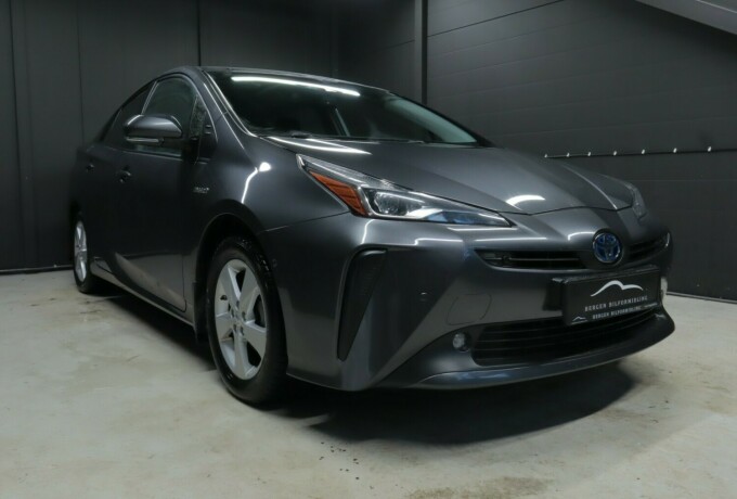 toyota-prius-elektrisitetbensin-2019-big-0