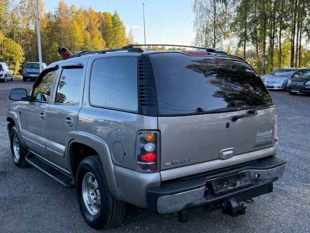 chevrolet-tahoe-bensin-2004-big-4