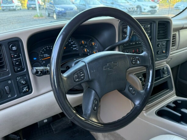 chevrolet-tahoe-bensin-2004-big-9