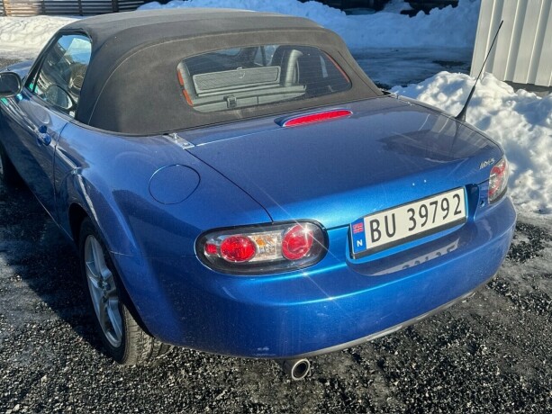 mazda-mx-5-bensin-2006-big-17