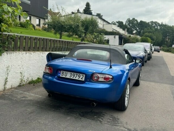 mazda-mx-5-bensin-2006-big-2