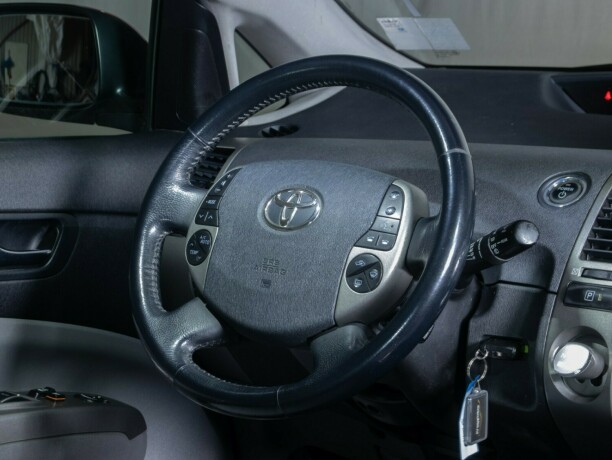 toyota-prius-bensin-2008-big-17