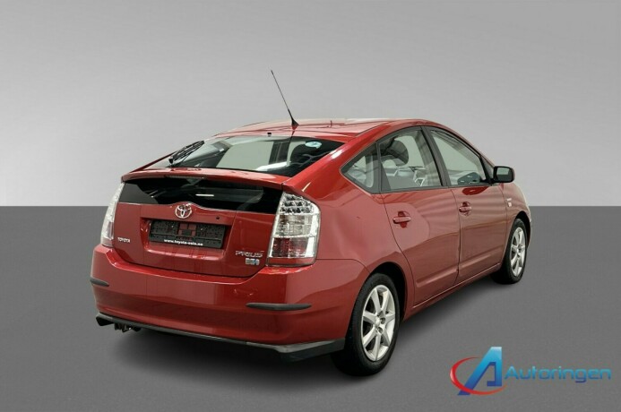 toyota-prius-bensin-2008-big-5