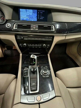 bmw-7-serie-diesel-2009-big-11