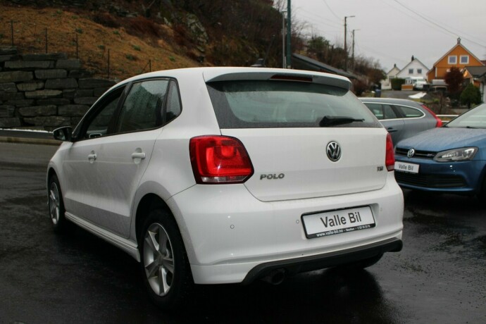 volkswagen-polo-bensin-2013-big-2