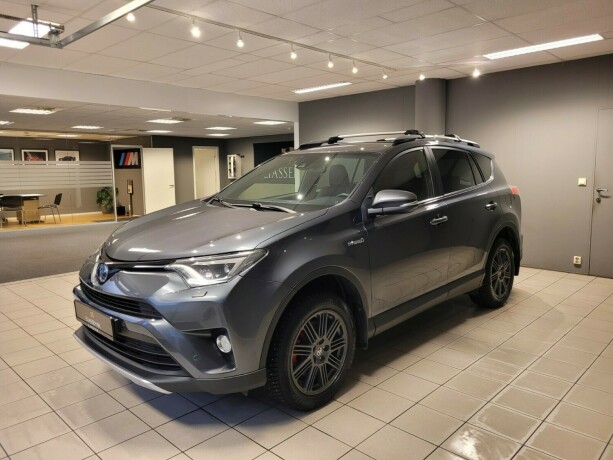 toyota-rav4-elektrisitetbensin-2018-big-8