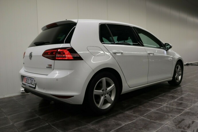 volkswagen-golf-bensin-2014-big-4