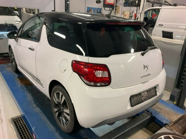 citroen-ds3-diesel-2011-big-3