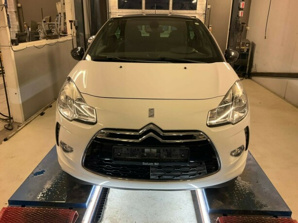 citroen-ds3-diesel-2011-big-1