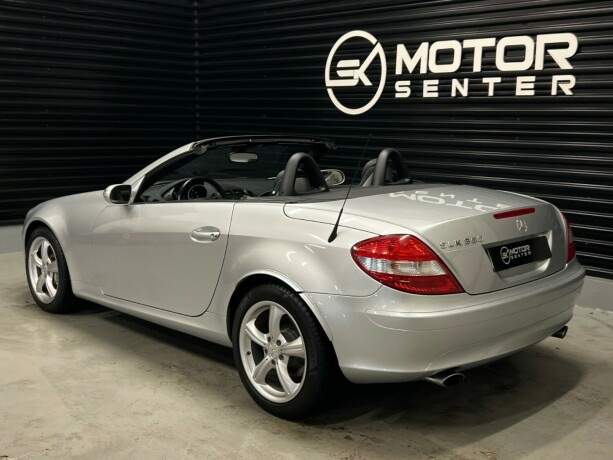 mercedes-benz-slk-bensin-2005-big-2