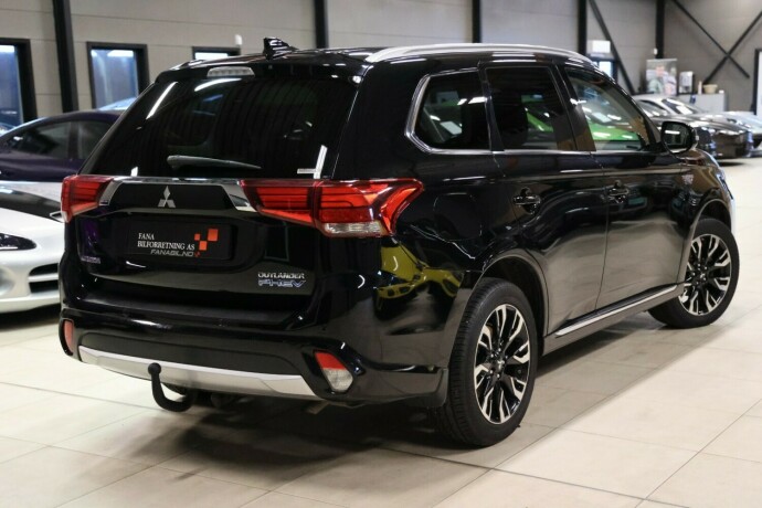 mitsubishi-outlander-elektrisitetbensin-2017-big-2