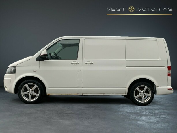 volkswagen-transporter-diesel-2011-big-3