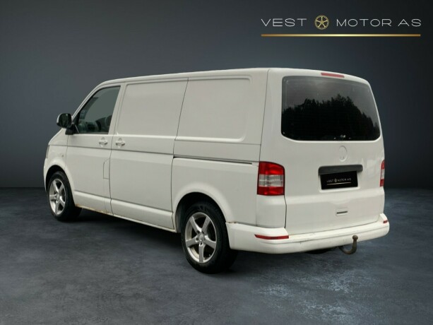 volkswagen-transporter-diesel-2011-big-4