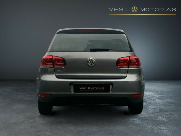 volkswagen-golf-bensin-2011-big-5