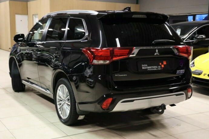 mitsubishi-outlander-elektrisitetbensin-2019-big-1