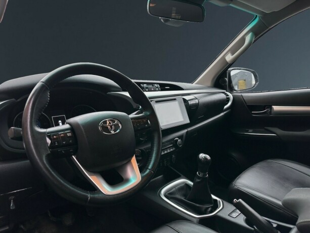 toyota-hilux-diesel-2021-big-9