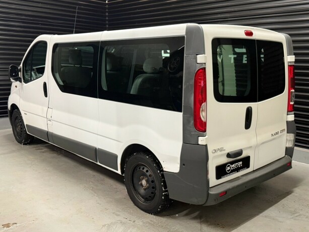 opel-vivaro-diesel-2010-big-1