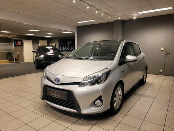 toyota-yaris-bensin-2014-big-8