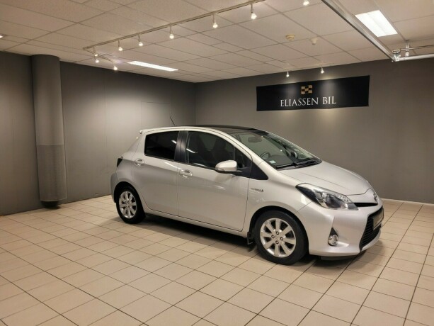 toyota-yaris-bensin-2014-big-2