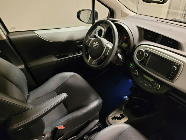 toyota-yaris-bensin-2014-big-13