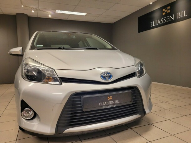 toyota-yaris-bensin-2014-big-9