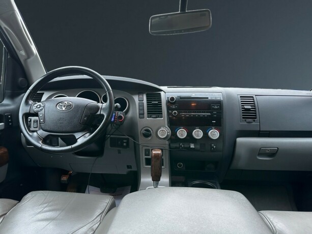 toyota-tundra-bensin-2010-big-11