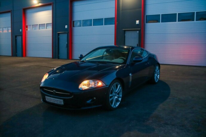 jaguar-xk-bensin-2007-big-2